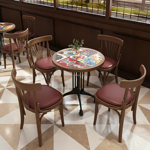 Table de restaurant pliable en tuiles patchwork vintage colorées, chaise en noyer perforée ajourée, petit mobilier de café occidental, vente en gros - Product Image 5