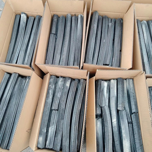 Charbon de bois en briquettes de sciure de bois dur pour barbecue, haute teneur en carbone, faible teneur en cendres, sans fumée, longue durée de combustion (6 heures), directement de l'usine au Vietnam - Product Image 1