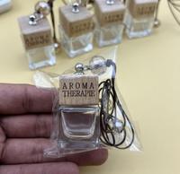 Bouteille suspendue de parfum de voiture en verre vide 8ml diffuseur de désodorisant en verre transparent carré pour huiles essentielles de voiture avec couvercle en bois
