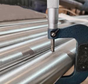 Оптовая цена C1018 <span class=keywords><strong>C1045</strong></span> круглый стержень Черный Яркий мягкий стальной круглый стержень <span class=keywords><strong>ASTM</strong></span> A572 класс 50 углеродистая сталь круглый стержень - Product Image 3