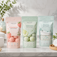 Sachet imprimé autoportant en matériau résistant à l'humidité, pour l'emballage de bombes de bain et de sels de bain, destiné à la vente au détail