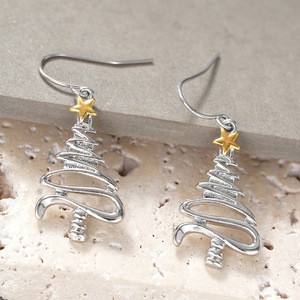 Pendientes de Aro con Diseño de Árbol de Navidad en Dos Tonos para Mujer, Joyería Minimalista de Moda Navideña - Product Image 5