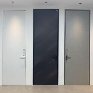 Portes intérieures invisibles en bois massif et fer forgé, finition imperméable, style luxe léger JBDhome pour appartement - Product Image 1