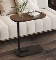 Table de service minimaliste en forme de C, bord lisse arrondi, surface en bois sécurisée pour les enfants, structure en métal pour la maison et le bureau