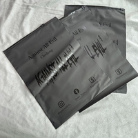 Sacs en plastique noir personnalisés réutilisables, sacs d'emballage givrés/mat pour sweats à capuche, sac à glissière en polyéthylène pour vêtements, t-shirt