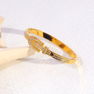 กำไลข้อมือเปิดแบบโซ่ผสมสแตนเลสสตีลแฟชั่น POWELL สำหรับผู้หญิง ชุบทอง 18k ประดับเพชร <span class=keywords><strong>CZ</strong></span> กันน้ำ ป้องกันการหมอง ขายส่งเครื่องประดับ - Product Image 5