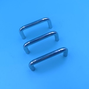 Poignées de meuble en acier inoxydable, forme barre, chromées, design minimaliste pour armoires et meubles - Product Image 3
