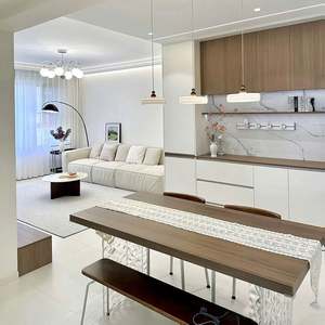 Mesa de Comedor de Madera Contemporánea con Mueble de Almacenamiento, Muebles Modernos Minimalistas para el Hogar, Estilo de Diseño Personalizable para Sala de Estar - Product Image 2