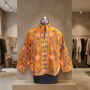 Veste courte en velours brodée de fleurs Suzani pour femme, jaune moutarde, manteau d'hiver fait main, style bohème ethnique, ouvert sur le devant - Product Image 5