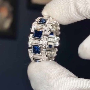 Anillo de Eternidad de Oro Blanco con Zafiro para Mujer T0817, Corte Princesa, Engaste Pavé, Anillo Fino Geométrico para Boda - Product Image 1