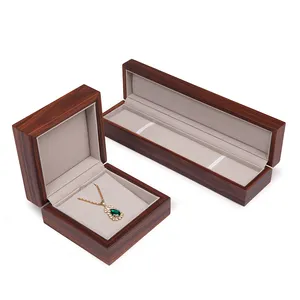 صندوق هدايا فاخر مخصص للخواتم والمجوهرات صندوق خشبي بشعار مخصص لتغليف المجوهرات والقلادات