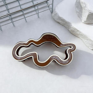 Pinza de Pelo Acrílica de Alta Calidad con Diseño Irregular para Mujer, Accesorios para el Cabello - Product Image 6