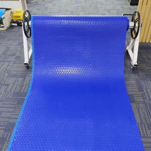 Couverture de <span class=keywords><strong>piscine</strong></span> solaire en LDPE PE, 400-600 microns, résistante aux UV, design à bulles, avec garantie de 2 à 4 ans pour piscines <span class=keywords><strong>hors</strong></span> <span class=keywords><strong>sol</strong></span> et enterrées - Product Image 1