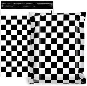 Self Seal Packaging Checkered Poly Mailers Classic Black and White Plaid Bolsas de envío para negocios - Product Image 1