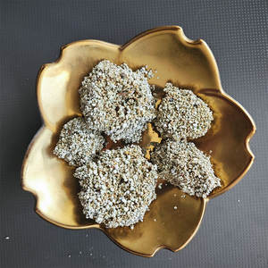 2025 Meistverkauftes Katzenstreu Hochwertige Reine Natürliche Zusatzstofffreie Schnell Klumpende Mineralische Katzenstreu - Product Image 6