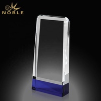Plaque de cristal optique vierge de haute qualité avec base bleue pour trophée de reconnaissance d'entreprise, cadeau d'affaires