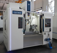 Centre d'usinage vertical VMC855 à vente chaude, contrôleur CNC Syntec, fraiseuse CNC, centre d'usinage automatique 5 axes