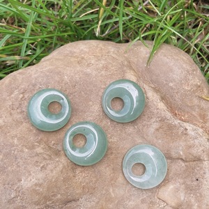 Charmes en forme de donut en <span class=keywords><strong>jade</strong></span> de cristal de guérison de 18 mm, pendentifs en <span class=keywords><strong>pierre</strong></span> en forme de pièce de monnaie <span class=keywords><strong>porte</strong></span>-<span class=keywords><strong>bonheur</strong></span> pour la fabrication de colliers et de bijoux - Product Image 4