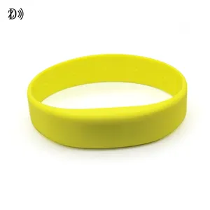 Factory Price 125KHz RFID Wristband Silicone Black Laser Engraving Logo RFID Bracelet For WaterPark