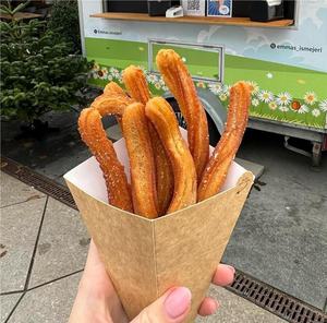 Caja de Embalaje de Papel Kraft Negro de Grado Alimenticio con Impresión Personalizada para Churros Navideños con Contenedor para Salsa - Product Image 6