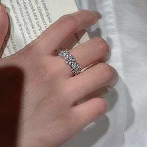 Anillo Floral de Plata Pura S925, Lujo Medieval con Diseño Floral Vintage, Elegancia Francesa Simple, Patrón Geométrico, Piedra Tallada - Product Image 2