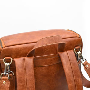 <span class=keywords><strong>Sac</strong></span> à <span class=keywords><strong>langer</strong></span> de voyage en cuir vegan gris vintage personnalisé de qualité supérieure avec logo - Product Image 5