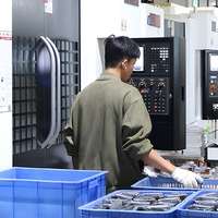 Plaque intermédiaire en acier inoxydable haute résistance, pièces moulées sous pression CNC pour traitement de surface par passivation usinée, utilisées pour les appareils 3C