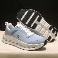 Chaussures de course ultra-légères pour hommes et femmes, idéales pour le printemps, amortissantes, pour la randonnée décontractée, respirantes, élastiques, avec caractéristiques de marathon