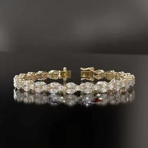 Pulsera de tenis con forma de marquesa de oro blanco y amarillo de 18 quilates Brazaletes y pulseras elegantes de moissanita de lujo - Product Image 1
