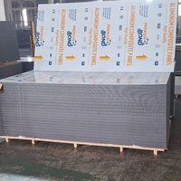 Panneau composite bois-aluminium 4 mm 1220x2440 mm grain de bois de cèdre pour murs architecturaux