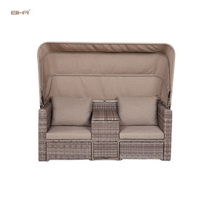 Tumbona Doble de Ratán Gris BHR con Cortinas de Privacidad para una Relajación al Aire Libre de Lujo y Descanso Íntimo - Product Image 3