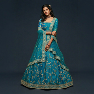 Ensemble Lehenga Choli brodé orange avec dupatta, col rond, manches trois quarts, coupe trapèze, longueur au sol, robe de demoiselle d'honneur classique - Product Image 1