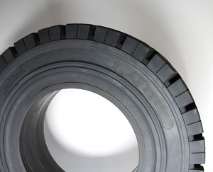 3-Stufige Premium-Qualität Vollgummireifen für Gabelstapler, Vollgummiräder 700-12, 650-10, 18x7-8, Alle Größen Verfügbar - Product Image 6