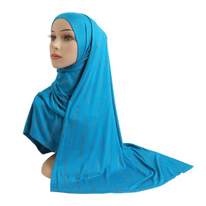 Pañuelo de Verano para Mujer H205 de Algodón Modal Mercerizado de Color Liso con Estampado Dorado de Diamantes de Imitación y Diseño de Caballo, Protección Solar - Product Image 5