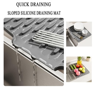 Tapis de cuisine en silicone au design moderne avec fonction d'égouttage et isolation thermique - Product Image 4