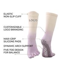 Chaussettes antidérapantes côtelées en coton à cinq doigts avec logo personnalisé, idéales pour le Pilates, la barre, le yoga et le Reformer pour femmes