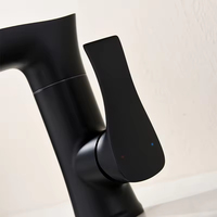 Fournisseur professionnel en laiton cascade à levier unique robinets de lavabo eau chaude et froide robinet de salle de bain d'hôtel