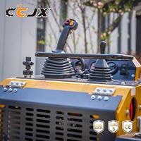 Mini Skid Steer Loader Hidrolik Aliran Tinggi, Mesin Diesel Kubota Sistem Pasang Cepat untuk Tugas Konstruksi Intensif