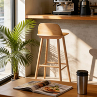 Tabouret de bar en bois massif de designer nordique, tabouret haut moderne et minimaliste, chaise haute créative pour café et salon de thé, modèle tendance