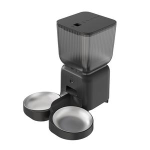 Distributeur automatique de nourriture pour animaux de compagnie, 4,5 l, résistant à l'humidité, avec contrôle par application, pour chiens et chats, conception détachable, prise US - Product Image 1