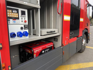 ZHENXIANG nuevo camión de bomberos de espuma de aire comprimido para <span class=keywords><strong>Scania</strong></span> Diesel 4x2 rueda motriz transmisión automática <span class=keywords><strong>cisterna</strong></span> - Product Image 3