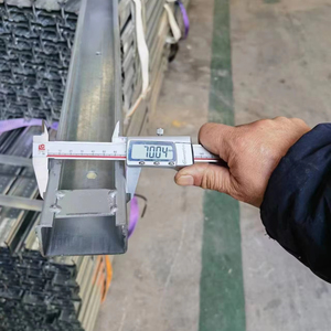 Poste de metal para viñedo con acero galvanizado, poste de extremo de enrejado resistente para vid y huerto - Product Image 1