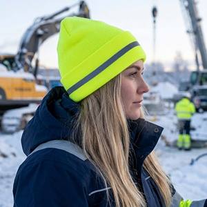 <span class=keywords><strong>Bonnet</strong></span> réfléchissant jaune fluo en acrylique tricoté haute visibilité avec protection des oreilles pour la construction, le cyclisme, la randonnée et le travail par temps froid - Product Image 3