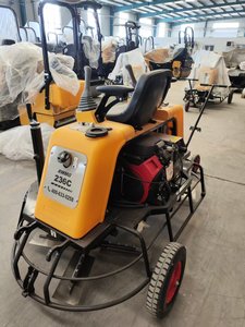 Revolución en el Acabado Sistematizado: Llanadora Integrada de 8 Cuchillas a Gasolina-Hidráulica - Product Image 4