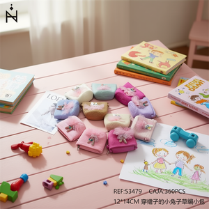 Borsa in paglia con coniglietto in gonna 12x14 cm per bambini, mini pochette alla moda - Product Image 2