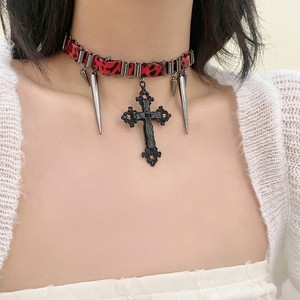 Collares de cadena de clavícula de cuero con colgante de remache cruzado estilo hip-hop para mujer, accesorios de moda - Product Image 1