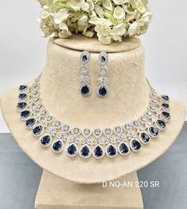 Collar llamativo de latón plateado a la moda con perlas de imitación, diseño de flor con circonita cúbica (CZ) de corte marquesa - Product Image 5