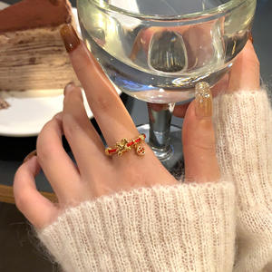 Anelli Moderni Cristiani Placcati Oro con Cavallo Rosso Portafortuna e Zirconi Brillanti per Donne e Ragazze, Regalo di Capodanno - Product Image 6