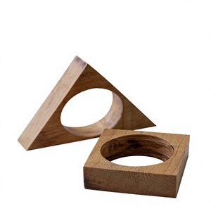 Anillo para Servilletas de Madera Lisa para una Presentación de Mesa Sofisticada, Bodas, Cenas, Restaurantes, Hoteles, Banquetes, Resorts y Catering - Product Image 1