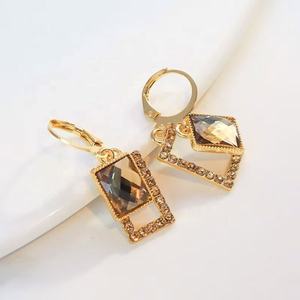 Colección Otoño Invierno, Pendientes de Aro Coreanos con Cristales Color Café y Diamantes, Pendientes de Aro Modernos y Elegantes - Product Image 4